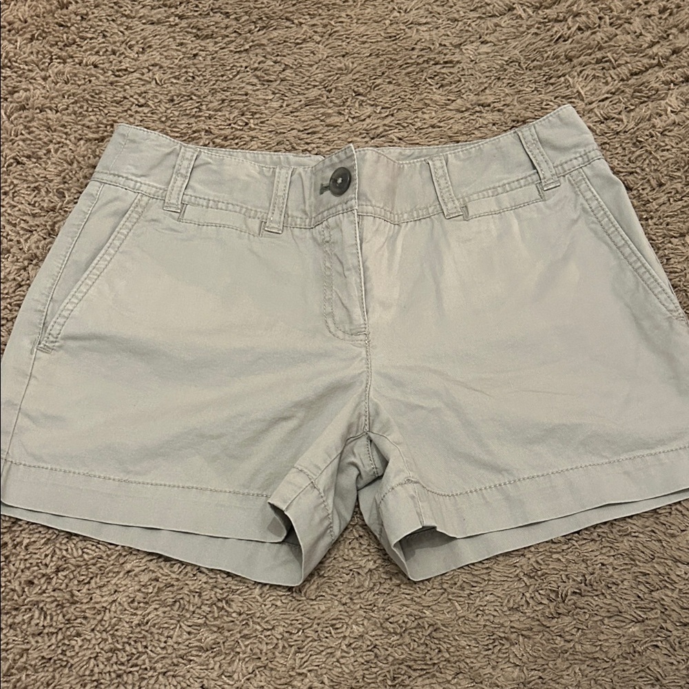LOFT Women's Light Gray Cargo Shorts